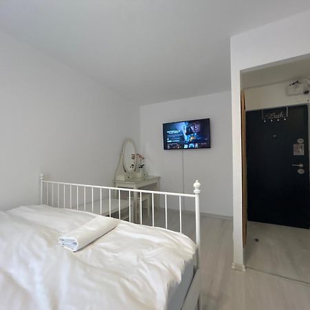 Piata Sudului Host Apartment Bucureşti Ngoại thất bức ảnh