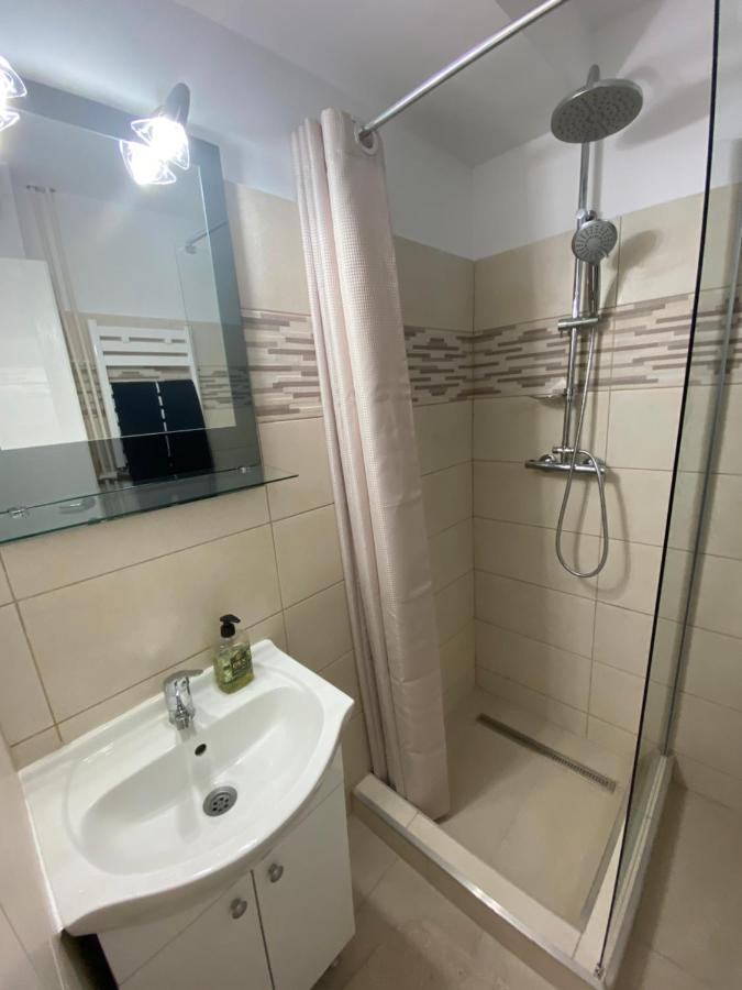 Piata Sudului Host Apartment Bucureşti Ngoại thất bức ảnh